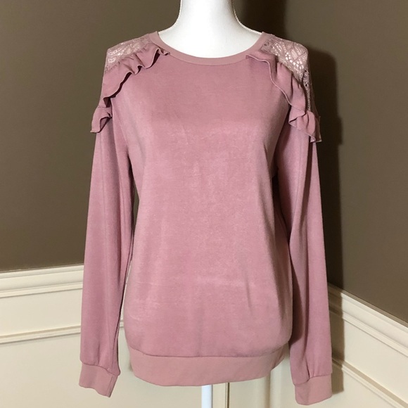 Self E Tops - NWT Top with Lace & Ruffle Shoulder. Self E Size L